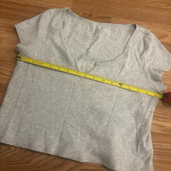Aerie Grey Crop Top Size Large - Picture 4 of 6
